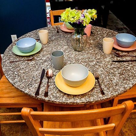 4 - Bed Home With Cali King Bed, 12 Mins To Dtwn アトランタ エクステリア 写真