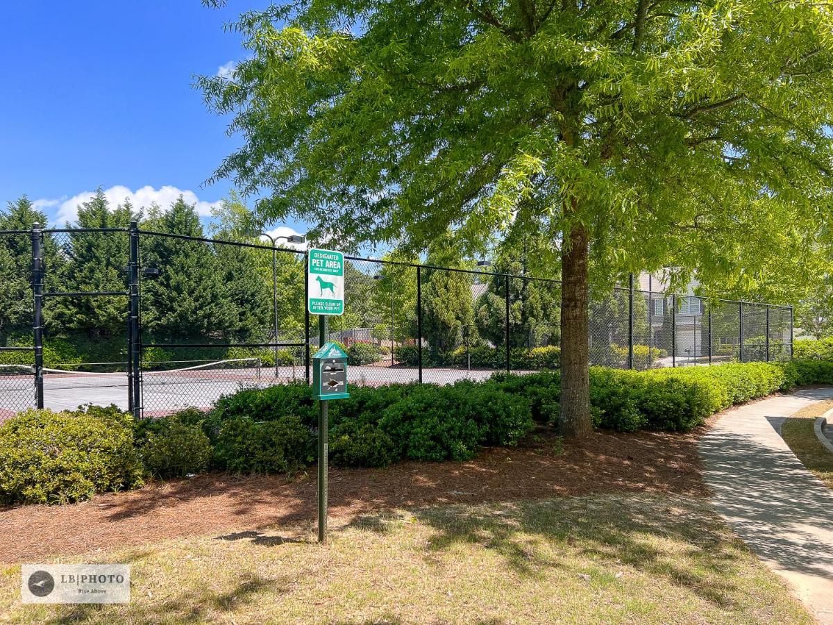 4 - Bed Home With Cali King Bed, 12 Mins To Dtwn アトランタ エクステリア 写真