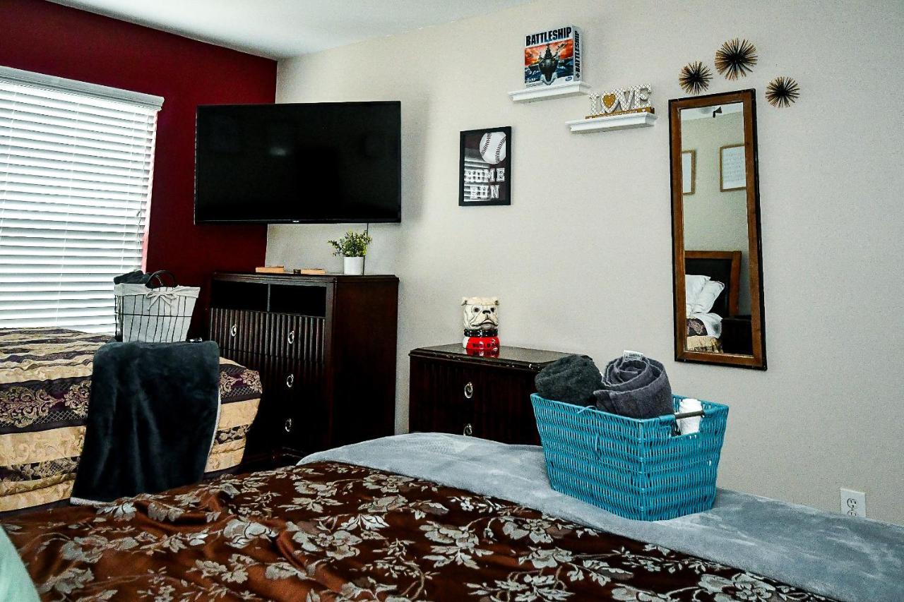 4 - Bed Home With Cali King Bed, 12 Mins To Dtwn アトランタ エクステリア 写真