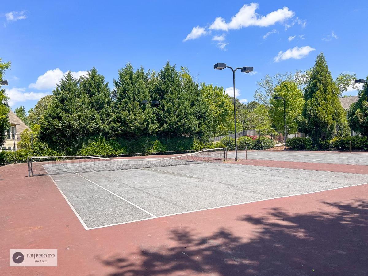 4 - Bed Home With Cali King Bed, 12 Mins To Dtwn アトランタ エクステリア 写真